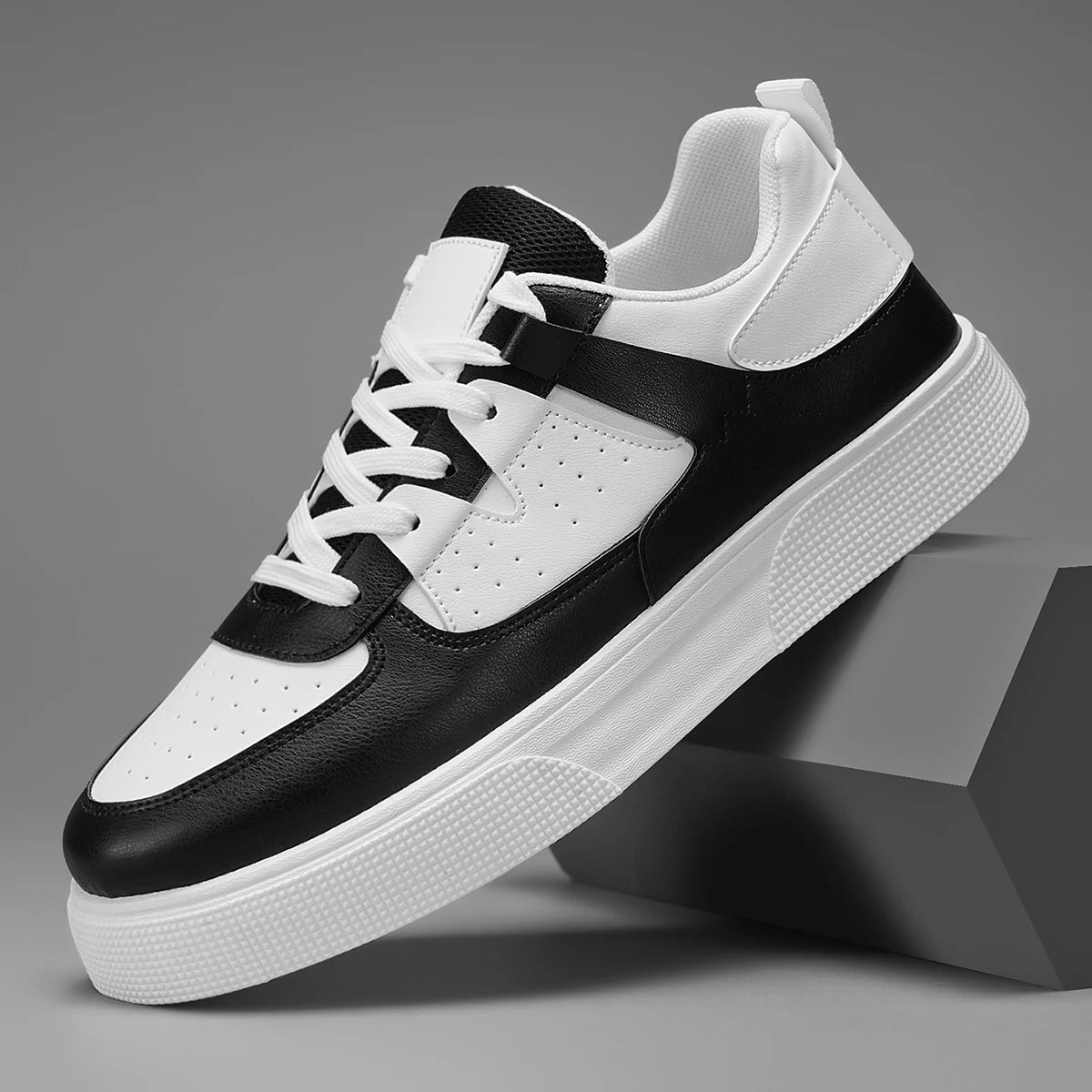 AeroStride™ Men's Minimalist Sneakers